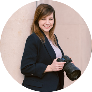 Lucylou Photography - Hampshire Wedding Photographer Headshot